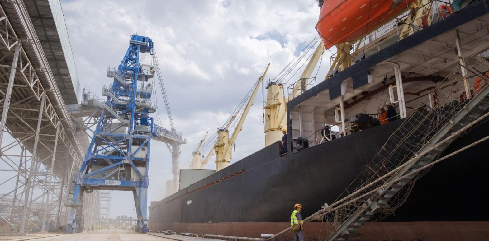 В &quot;Интерпайпе&quot; считают, что государство должно поощрить большие контейнерные линии вернуться в порты Одесской области
