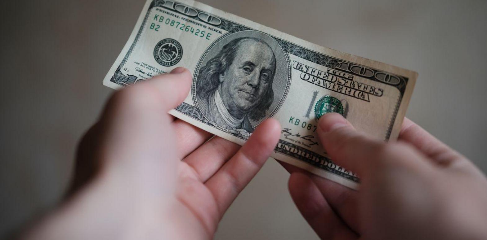 Пятый рекорд за неделю: НБУ снова повысил курс доллара