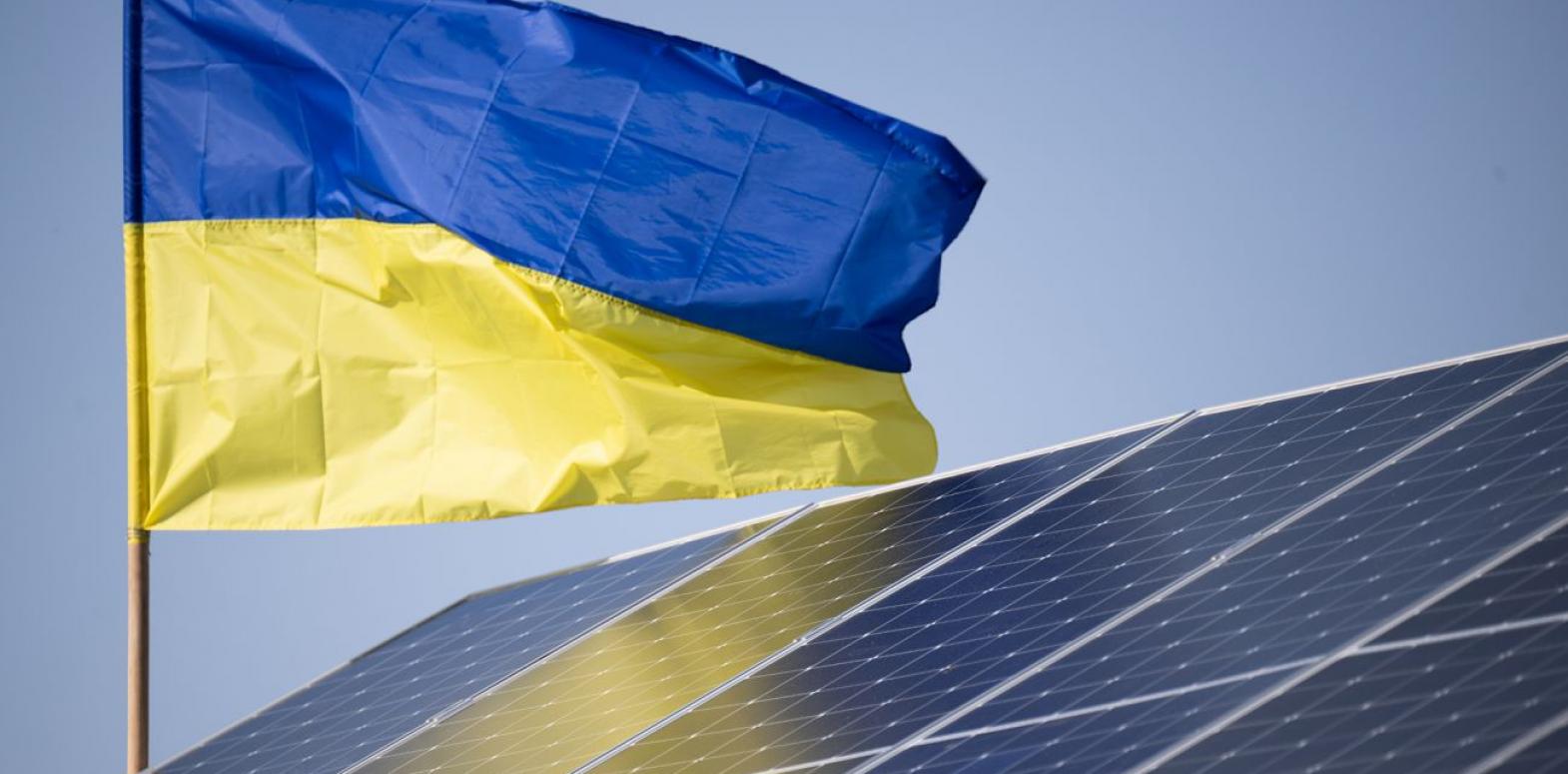 Украинцы могут взять беспроцентный кредит на солнечные панели: детали решения Кабмина