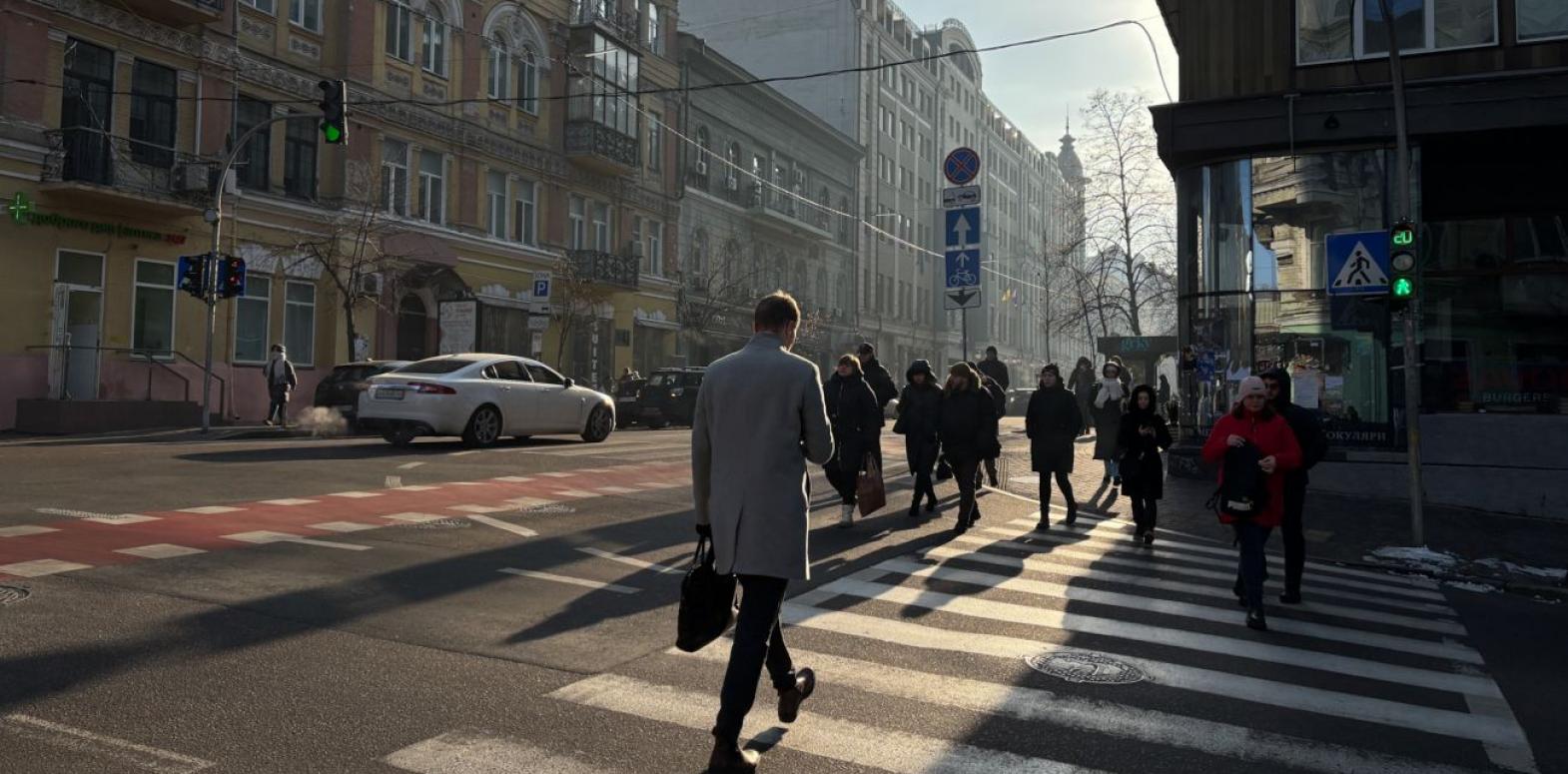 Лишь десятая часть украинцев рассматривает возможность купить жилье: что может оживить рынок