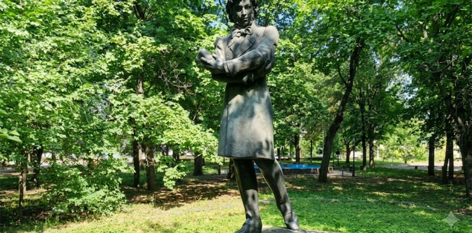 Памятник Пушкину демонтировали в Черкасской области
