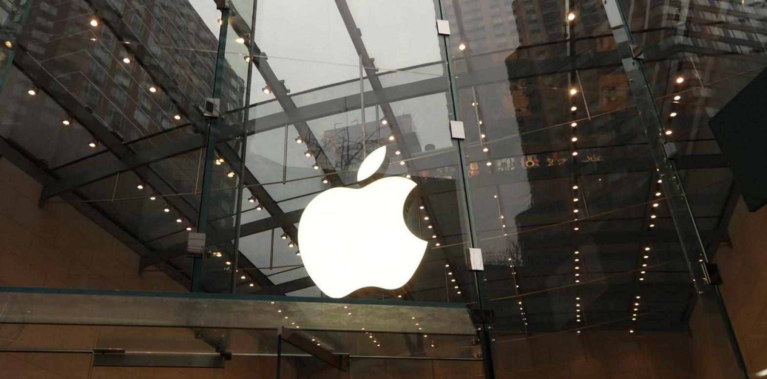 Apple обвиняет OpenAI в краже разработок для ИИ-гаджета
