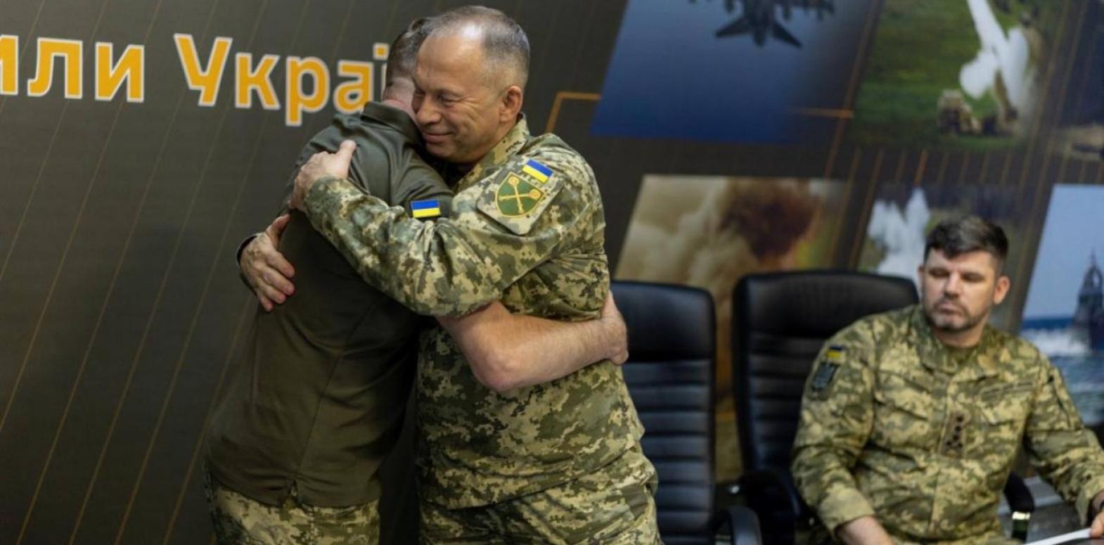 Сырский передал командование ВСУ Драпатому, объявив о новом этапе