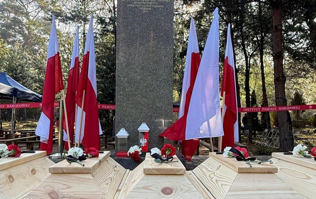 На Волыни перезахоронили 55 жертв Волынской трагедии
