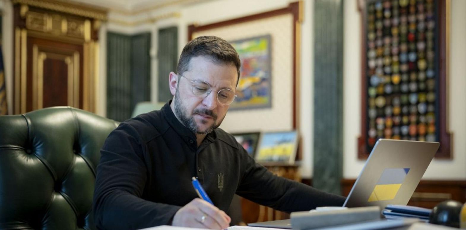 Зеленский предложил сажать "офисников" колл-центров на срок до 12 лет