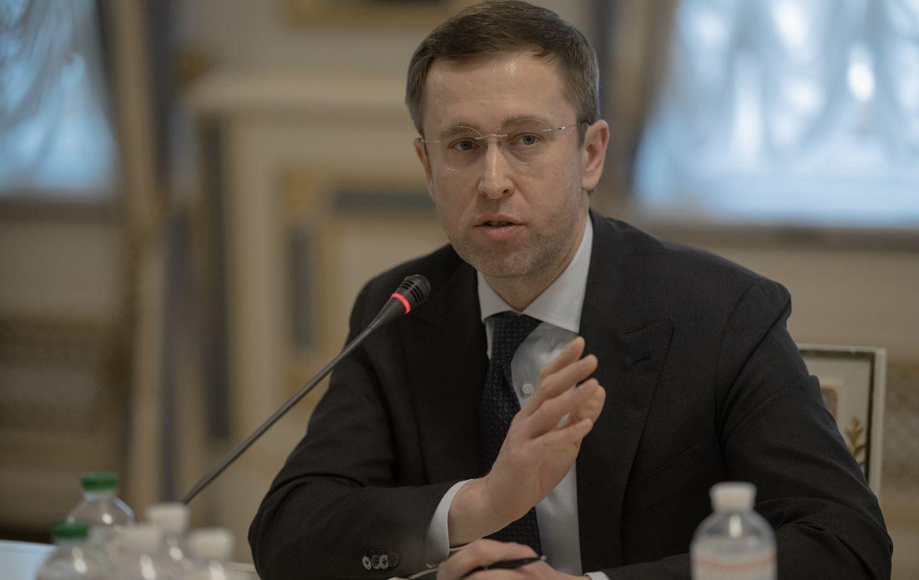 Премьер Украины распорядился наладить работу метро из-за транспортного коллапса