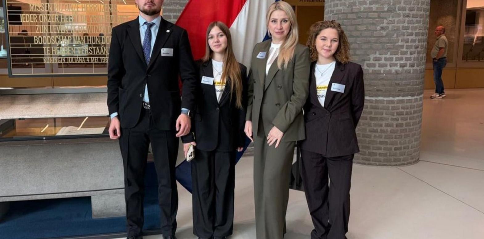 Украинские сестры из Донецка рассказали в Нидерландах о жизни под давлением РФ