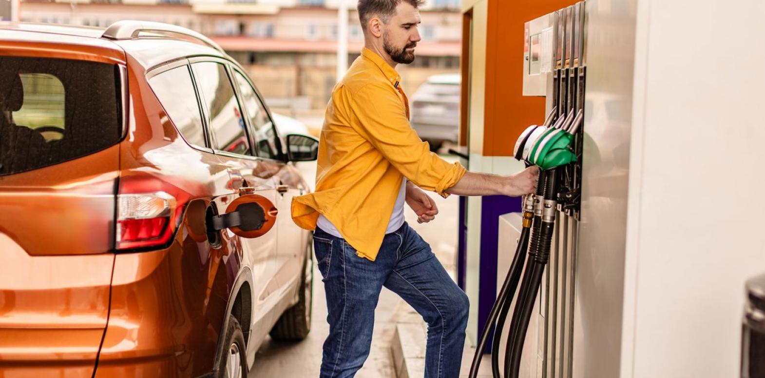 Цены на топливо 20 сентября: дизель пересек 100 грн, бензин стабилен