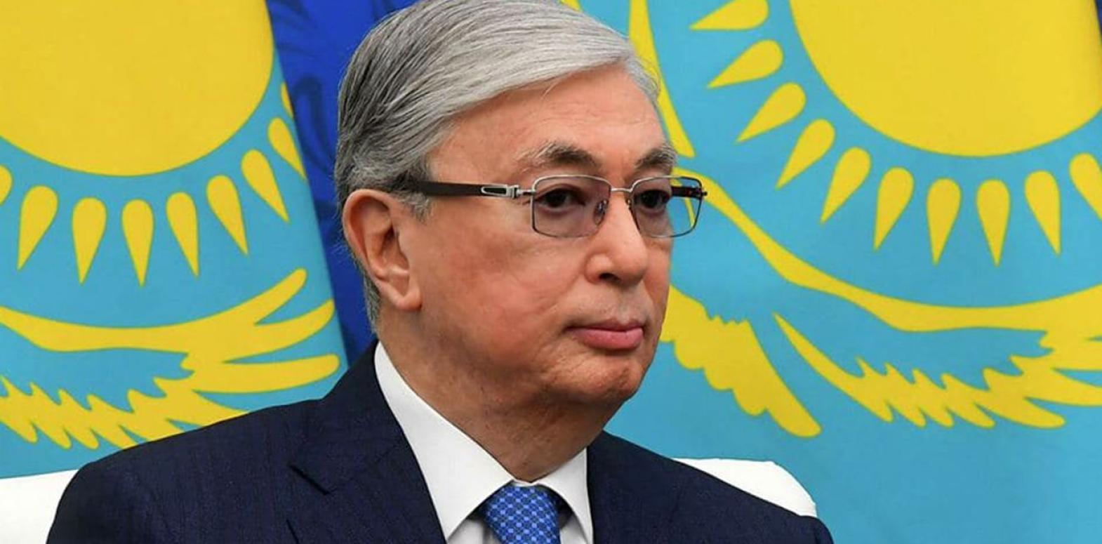 Токаев предложил остановить войну в Украине и похвалил Путина
