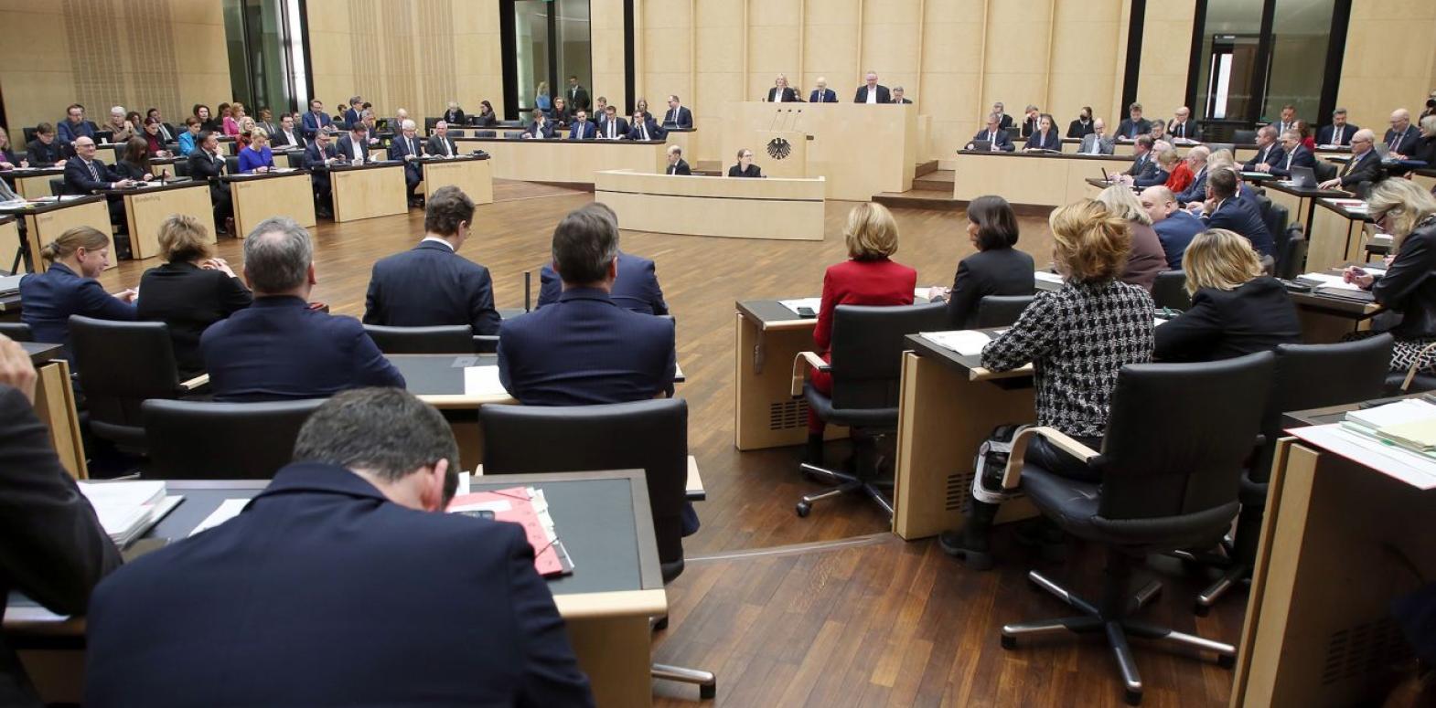 В Германии АдГ и БСВ требуют отменить санкции и помощь Украине