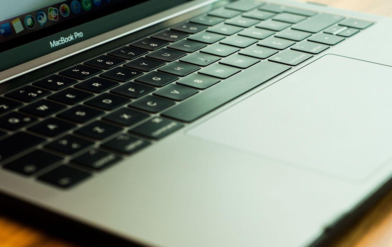 Apple представит сенсорный MacBook и другие новинки в октябре
