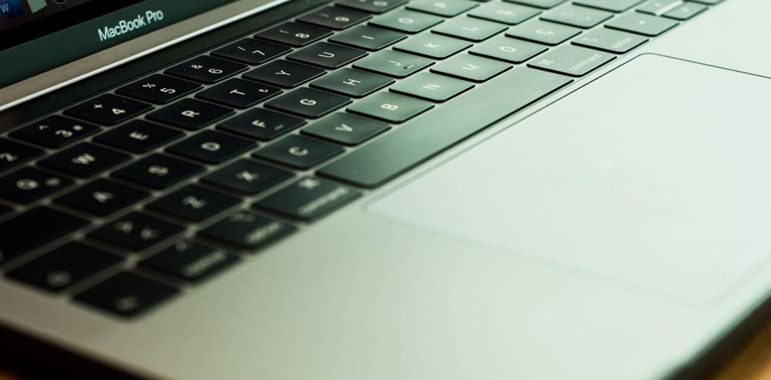 Apple представит сенсорный MacBook и другие новинки в октябре